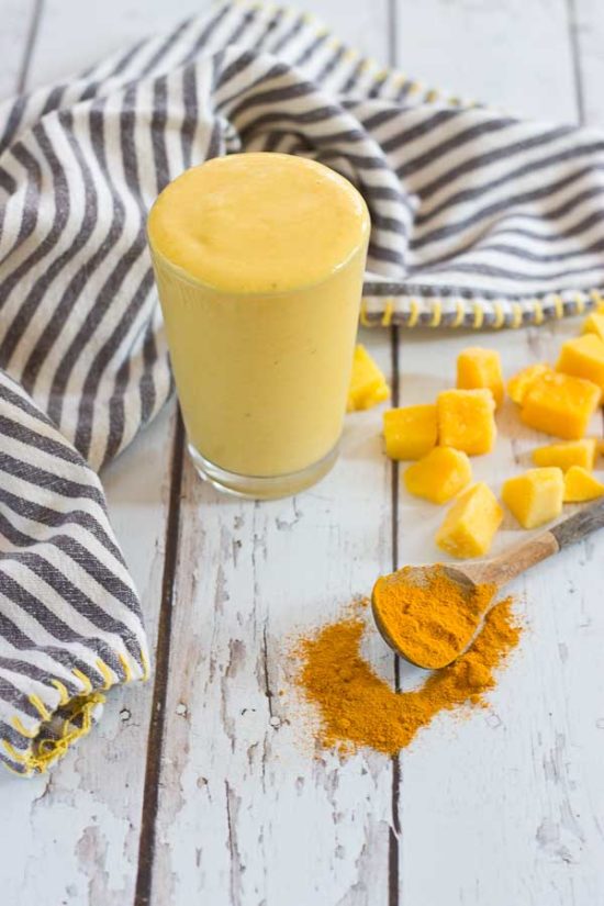 Golden Milk Turmeric Smoothie | anti inflammatory, breakfast smoothies