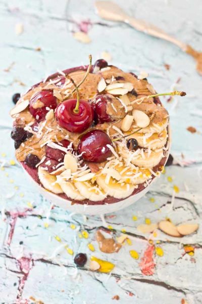 Almond Butter Acai Smoothie Bowl Recipe | Love & Zest