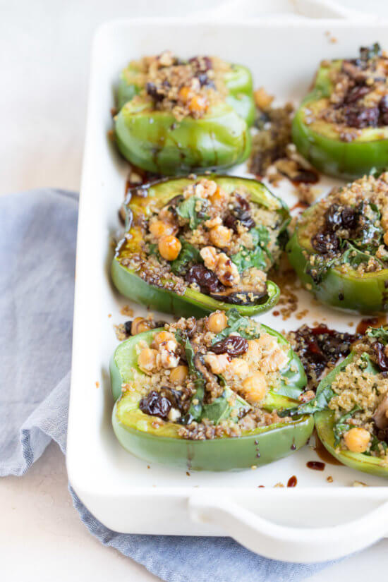 Vegetarian Quinoa Stuffed Peppers | healthy vegetarian meal or side dish