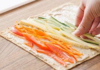 Rainbow Veggie Pinwheels Web Ready-9